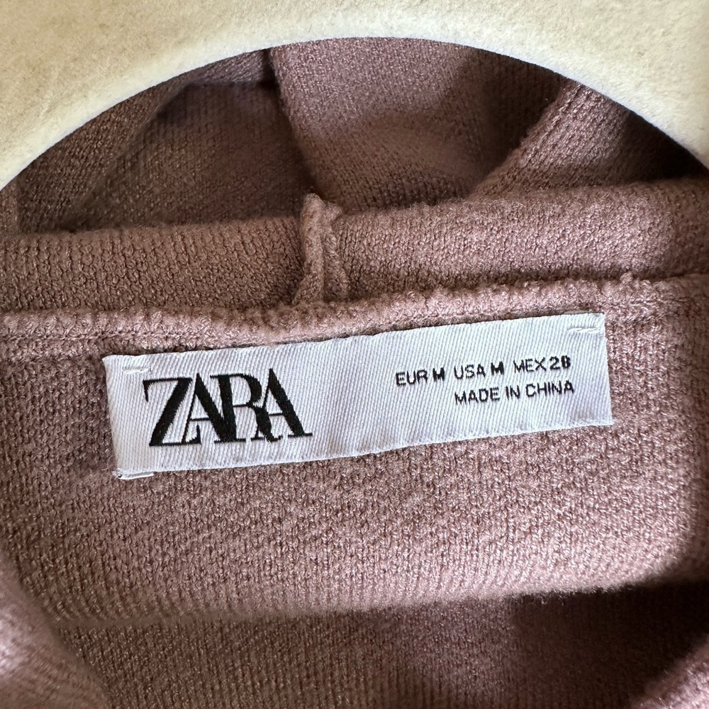 Zara’s cropped Hoodie - Picture 6 of 7